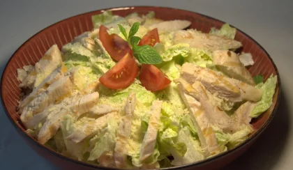 Tavuklu Sezar Salatası